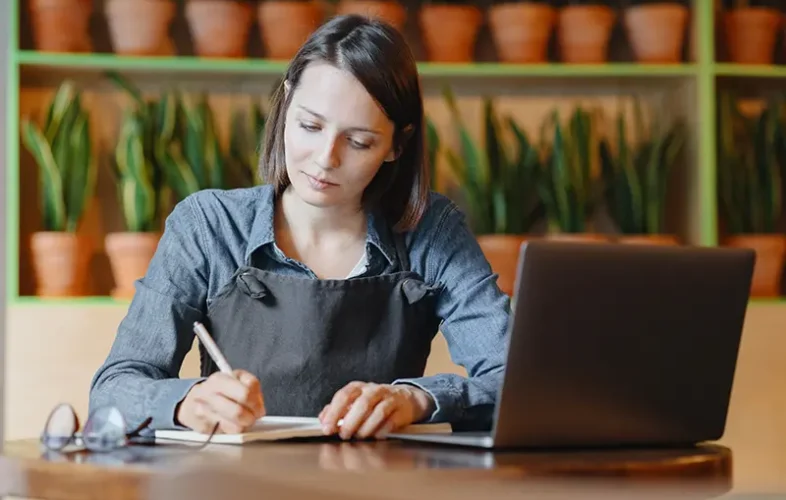 Study for your BIIAB licence in this course from Rothera Bray's licensing team